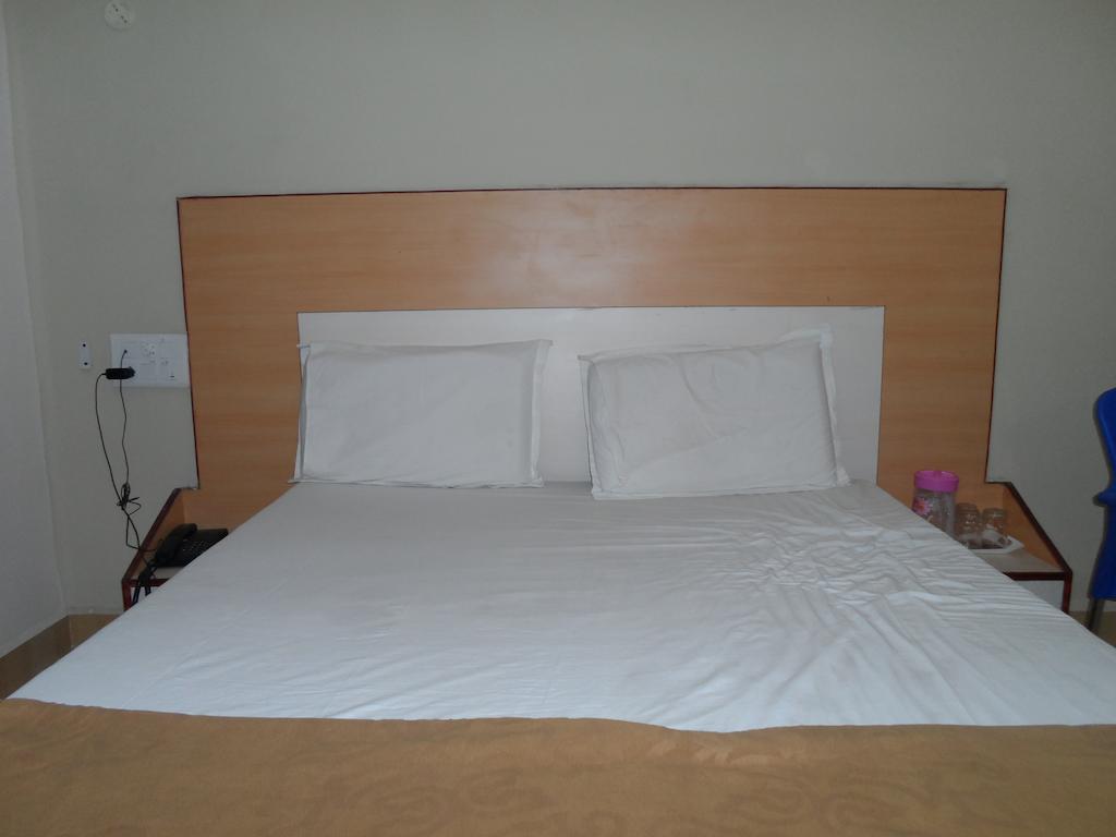 Hotel Pasuparthy Residency Tirupati Quarto foto