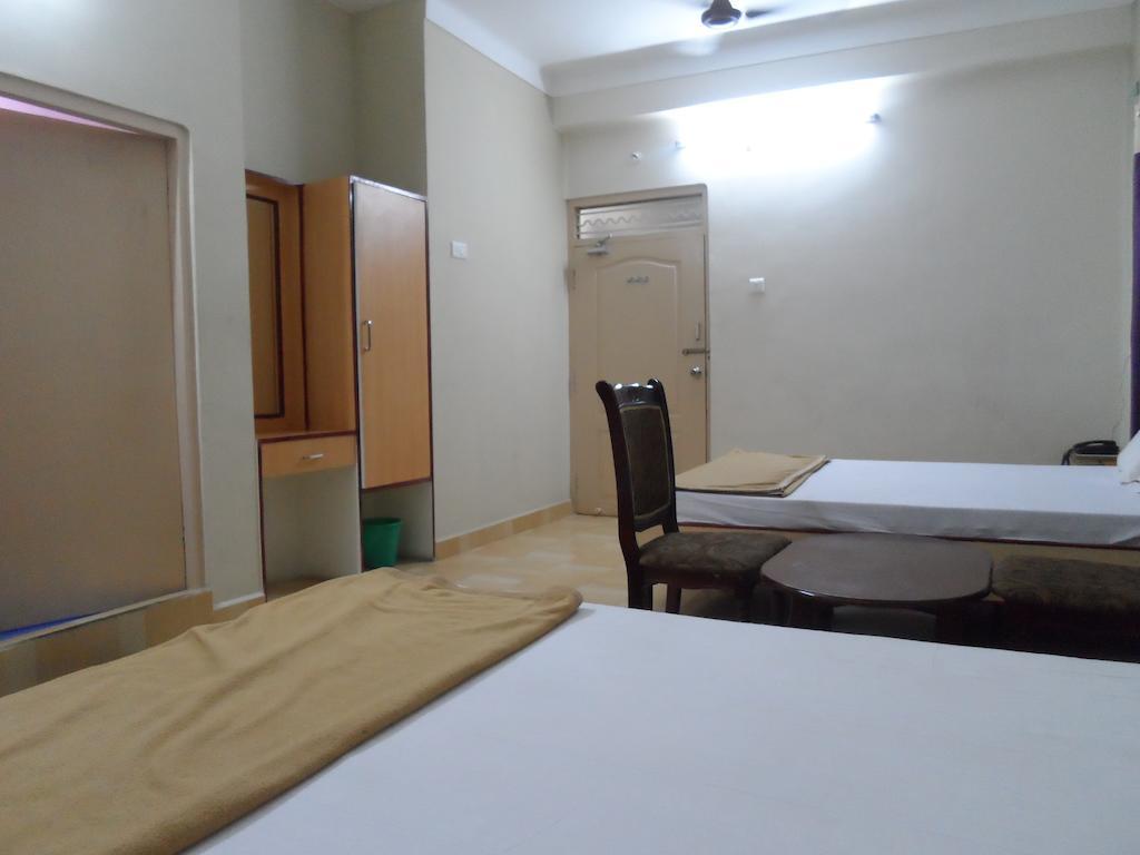 Hotel Pasuparthy Residency Tirupati Quarto foto