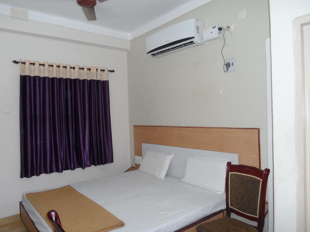 Hotel Pasuparthy Residency Tirupati Exterior foto