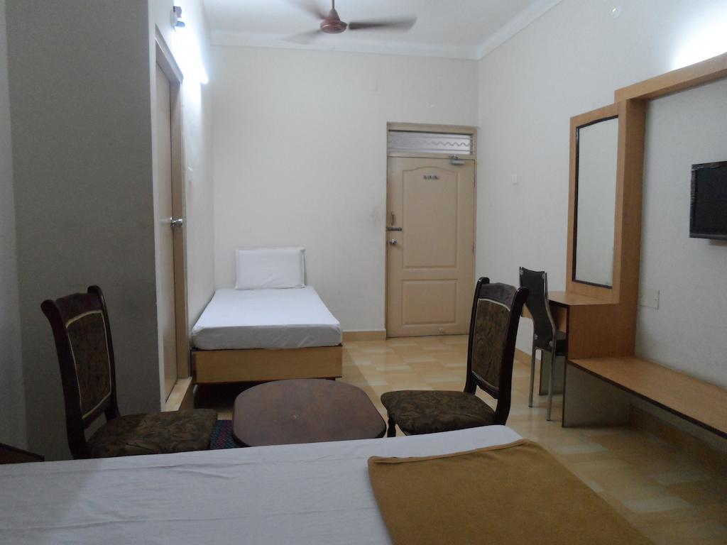 Hotel Pasuparthy Residency Tirupati Exterior foto